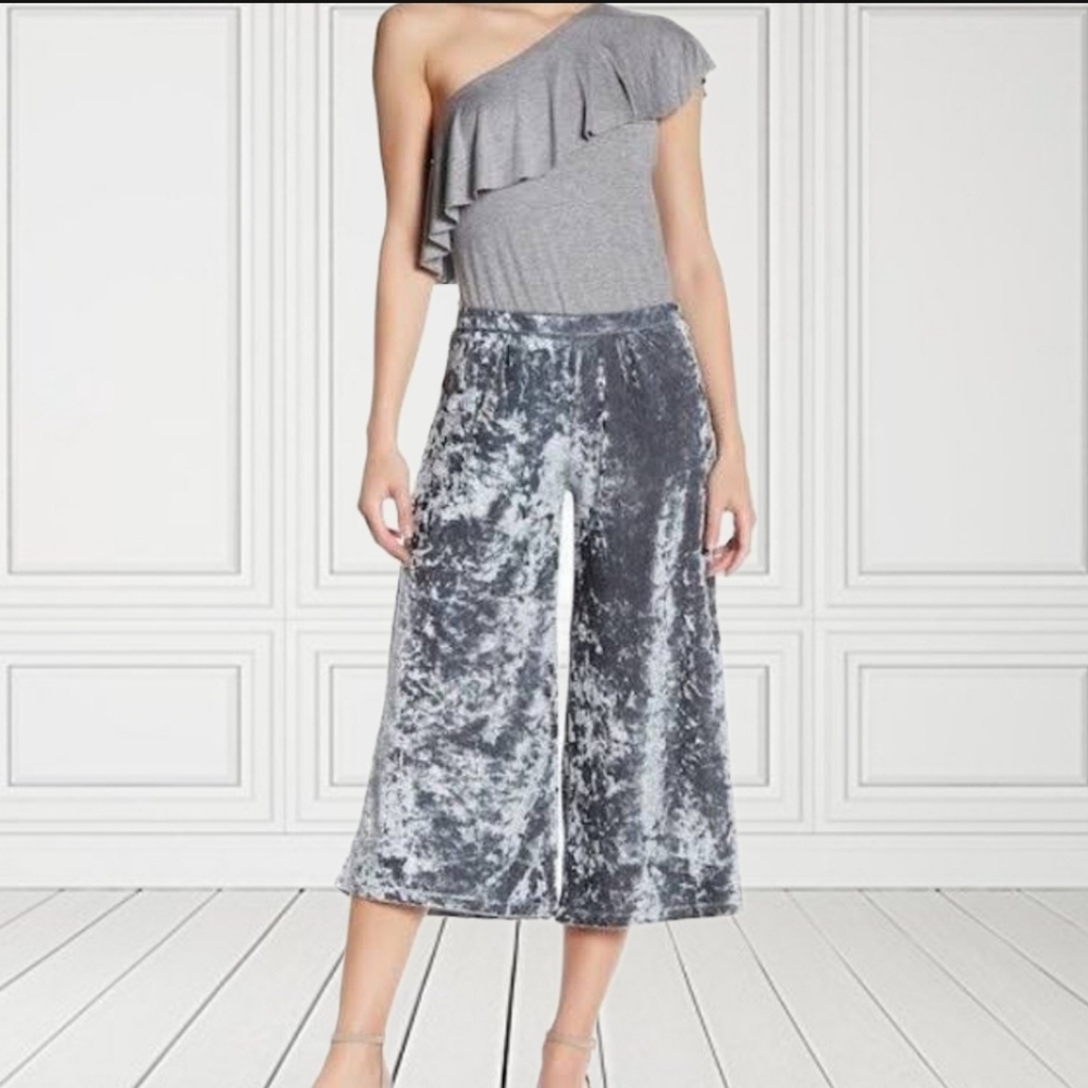 Timing Crushed Velvet Culotte Pants Grey